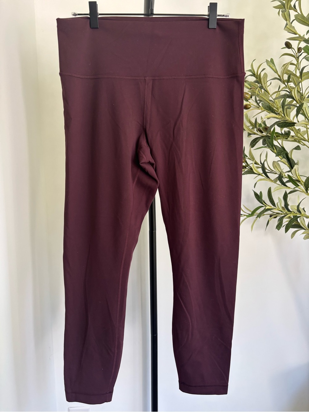 • [Lululemon] Leggings •